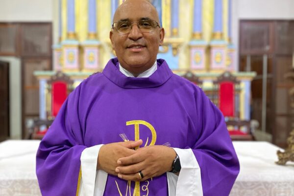 Padre Osvaldo de Oliveira é apresentado como novo Vigário Paroquial