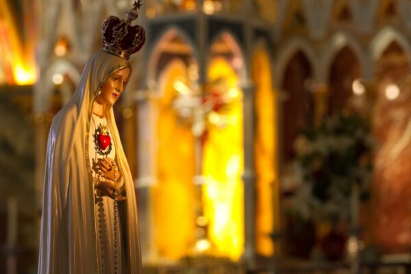 Maria como exemplo de fé, coragem e perseverança diante das adversidades