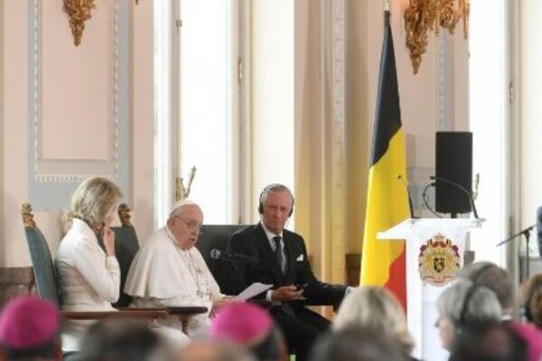 O Papa na Bélgica: paz e repúdio da guerra. O abuso na Igreja “é uma vergonha”