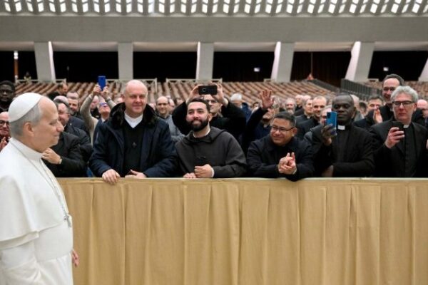Leão XIV aos sacerdotes de Roma: é urgente anunciar o Evangelho