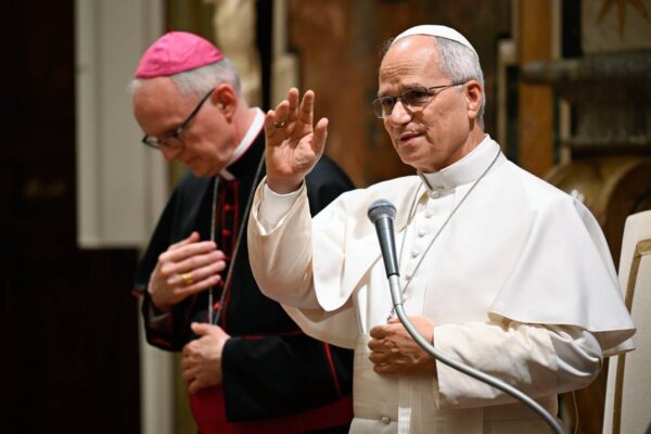 IA deve ser servidora do bem comum e não rival da humanidade, diz o papa